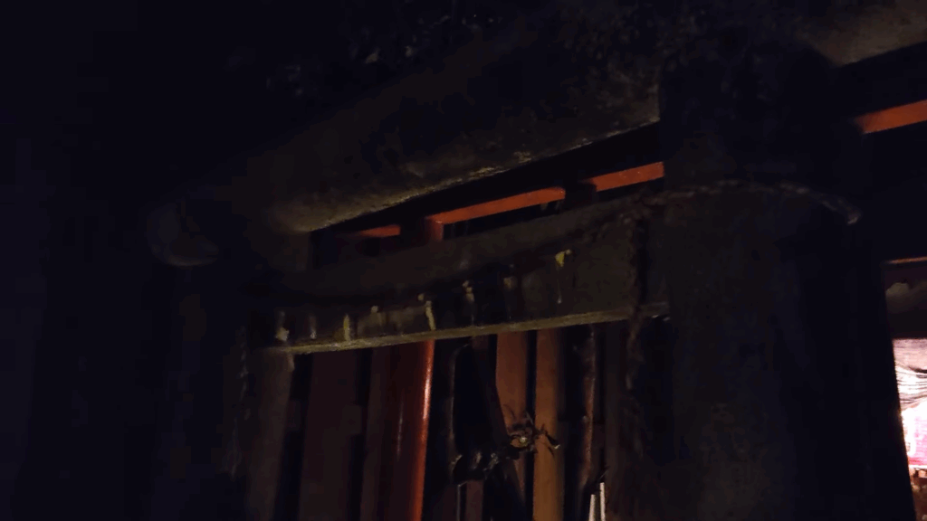 しあわせ稲荷神社・鳥居