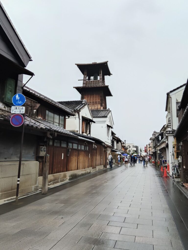 川越・時の鐘（雨）